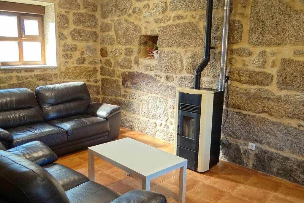 Cuberto Darriba Casa Restaurada En Canedo การ์โนตา ภายนอก รูปภาพ